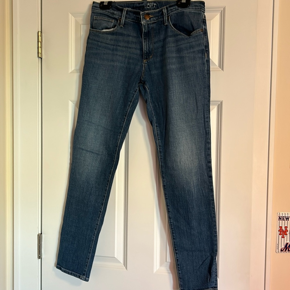 Women’s Loft jeans size 6 relaxed skinny